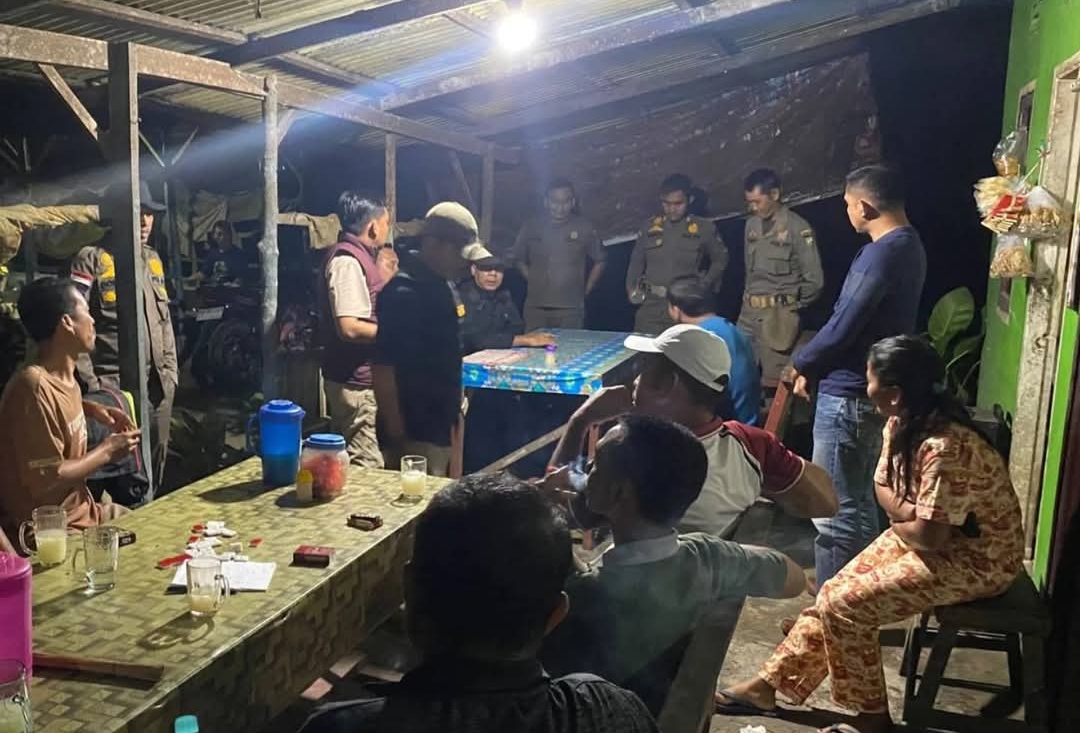 Tim Yustisi Sasar Sejumlah Warung Remang-remang di Kampar Kiri Hilir